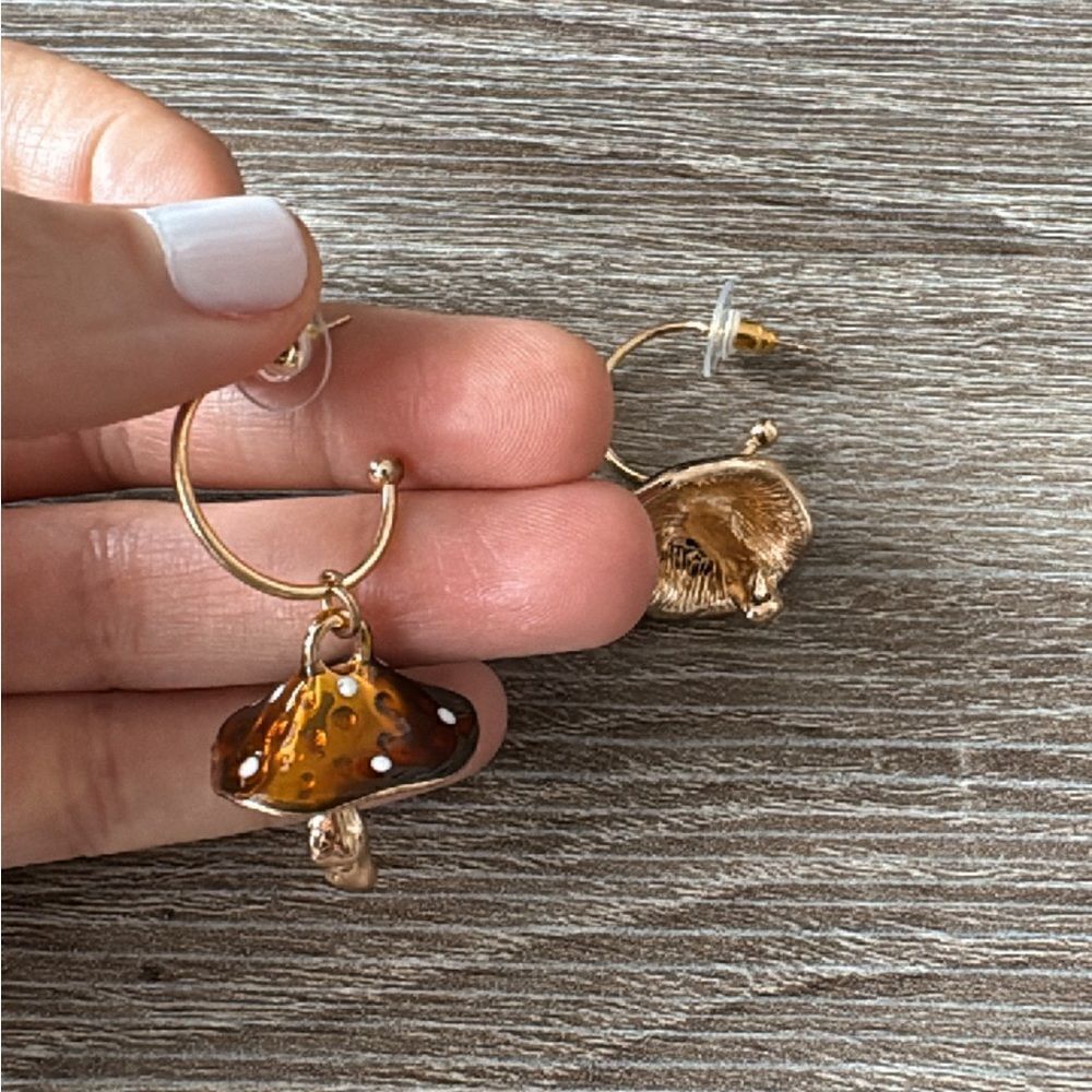 Mushroom earring A655 - Picture 4 of 4